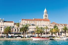 Picturesque old town by sea in background. Paysage Urbain De La Vieille Ville De Split Croatie Photos Freeimages Com