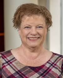 Elizabeth Carlile's Instagram, Twitter & Facebook