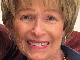 Renee Schwartz's Instagram, Twitter & Facebook