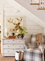 Notice how there are drawers with space to the right and a bed to the left. 20 Creative Ideas To Make Use Of Spaces Under Staircase Hongkiat