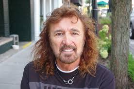 Bobby Randall's Instagram, Twitter & Facebook