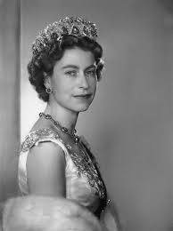 Dort wird sie die zeit mit ihrem ehemann verbringen können. Queen Elizabeth Ii By Dorothy Wilding 1956 Konigin Elisabeth Elizabeth Ii Britische Konigsfamilie