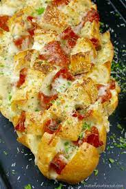 This Pepperoni Pull Apart Bread Is So Addicting Pockets Of Cheesy Garlicky Goodness Ever In 2021 Bread Pull Apart Recipes Pull Apart Bread Pull Apart Pepperoni Bread