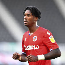Omar tyrell crawford richards (born 15 february 1998) is an english professional footballer who plays for championship club reading as a left back or a wing back. Report Reading Star Omar Richards Expected To Sign Pre Contract With Bayern Munich Bavarian Football Works