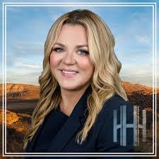 Heather Hall's Instagram, Twitter & Facebook