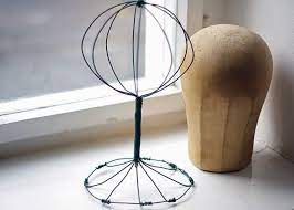 How To Make A Vintage Looking Wire Hat Stand Tutorial Created By Xenia Kuhn For Www Fashionrolla Com Diy Hat Stand Hat Stands Headband Display