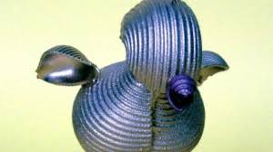 Przed nadejściem świąt wielkanocnych zapewne większość z nas samodzielnie lub wspólnie z dziećmi wykonuje efektowne i pomysłowe palmy wielkanocne z bibuły, kolorowego papieru lub wiosennych gałązek. Wielkanoc Diy Inspiracje Plastyczne Czas Dzieci