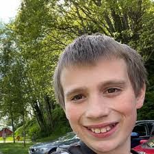 Alicia Holzer's Instagram, Twitter & Facebook