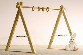 Arche D Eveil Ou Portique D Eveil En Bois Pour Les Bebes En 2020 Portique D Eveil Portique Huile D Olive