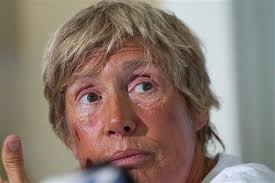 Woman swims 110 miles to Florida