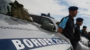 Premier corps armé en uniforme de l'union européenne, l'organisme n'aurait pas déclaré ses liens avec des lobbyistes de l'industrie de la surveillance et de l'armement. La Nouvelle Agence Europeenne Des Gardes Frontieres Et Des Garde Cotes A Revetu Son Uniforme En Bulgarie Politique