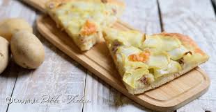 Alla fine la scena è sempre la stessa. Pizza Con Salsiccia E Patate Lunga Lievitazione