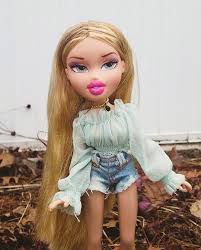 She Is Cloe Brat Doll Black Bratz Doll Bad Girl Aesthetic El diseñador de juguetes carter bryant era el responsable del desarrollo de la línea de juguetes de bratz. bratz doll
