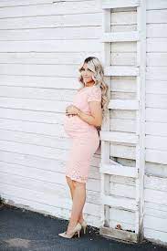 28 Adorable Baby Shower Outfits For Moms To Be Styleoholic Maternity Dresses For Baby Shower Maternity Photoshoot Outfits Baby Shower Dresses