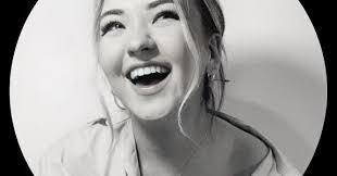 Jessica Cogan's Instagram, Twitter & Facebook