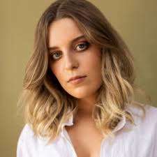 Jessica Tabb's Instagram, Twitter & Facebook