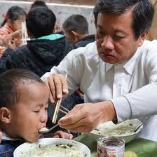 Ông từng là người đi đầu trong phong trào dẹp vỉa hè. Ä'oan Ngá»c Háº£i Quáº­n 1 Hcm Home Facebook