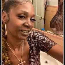 Myra Andrews's Instagram, Twitter & Facebook