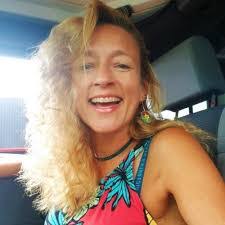 Tracey Compton's Instagram, Twitter & Facebook