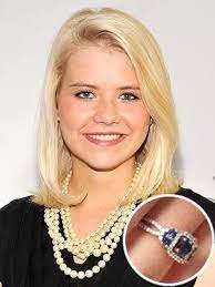 See Elizabeth Smart S Sapphire Engagement Ring Elizabeth Smart Engagement Rings Sapphire Traditional Engagement Rings