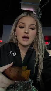 Jade Amber Trying Food