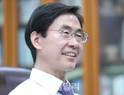 나경원, 주호영 후보와 이준석 후보는 단체 사진 촬영 때 거리를 둔 채 다소 냉랭한 분위기를 연출했다. ë‹¹ê¶Œì£¼ìž ì¡°ê²½íƒœ ë‹¹ëŒ€í'œ ë˜ë©´ ë°•ê·¼í˜œ ì„ë°©ìš´ë™ í•  ê²ƒ