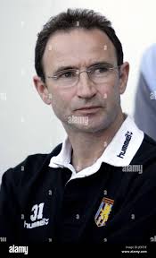 MARTIN O'NEIL ASTON VILLA MANAGER UPTON PARK STADIUM LONDON ENGLAND 10  September 2006 Stock Photo