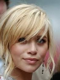 How To Style Swoop Bangs With A Cowlick Google Search Hair With Thick Swoop Bangs Cowlick Hairstyles Short Hair With Bangs Fine Hair