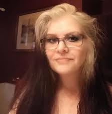 One Yuletide Knight : Macgillivray, Deborah, Townsend, Lindsay, Breeding,  Cynthia, Raines, Angela, Kincaid, Keena, Sherry-Crews, Patti, Wells,  Beverly, Thompson, Dawn, Pierson, Cheryl: Amazon.ca: Books