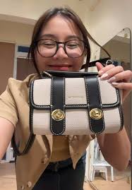 Mukang C&K na bag?!😱🖤 #slingbang #bagrecos #smallbag #blackbag