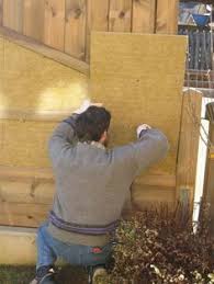 Neben der angst, den nachbarn mit einer schallschutzwand verstimmen zu können, besteht bei vielen gartenfreunden auch die sorge. 25 Schallschutz Ideen Schallschutz Zaun Garten Larmschutz