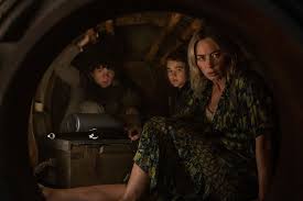 Emily olivia leah blunt is a british actress. Bild Zu Emily Blunt A Quiet Place 2 Bild Emily Blunt Millicent Simmonds Noah Jupe Filmstarts De