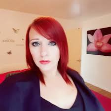 Carrie Halliday's Instagram, Twitter & Facebook