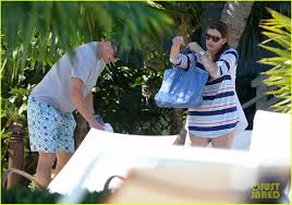Peyton's wife, ashley manning, has been with the nfl quarterback champion since the early days of his career. Who Is Peyton Manning S Wife Meet Ashley Manning Photo 3570835 2016 Super Bowl Ashley Manning Marshall Manning Mosley Manning Peyton Manning Pictures Just Jared