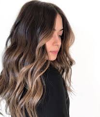 Mau warna rambut kekinian yang ramah lingkungan cobain 7 pewarna. 15 Tren Warna Rambut Cokelat Pirang Wajib Coba Di 2021