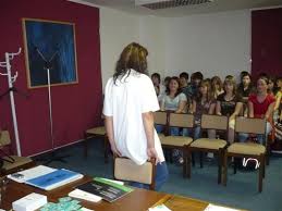 It has about 3,000 inhabitants. Szu Prednaska Pro Zaky Zs Dolni Bojanovice Mesto A Urad Mesto Hodonin