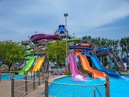 You Ll Enjoy Thrills And Fun At The 6 Best Waterparks In Ohio Water Park Water Park Rides Soak City