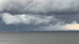 Gif collections, conveniently divided by categories. Une Double Tornade Menace Des Navires Dans Le Golfe De Finlande Video Sputnik France