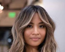 Image de Loose Waves with Curtain Bangs