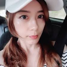 肩胛骨內側痛是許多人的困擾，甚至都痛了好幾年了，一直找不到適當的方法根治掉，因此這次的影片就來分析一下，為什麼你會上背痛，以及你該如何舒緩吧！