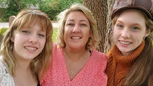 Lauren Beaty's Instagram, Twitter & Facebook