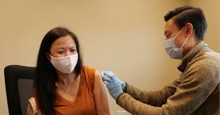 Sau tiêm, anh t.h.l được theo dõi 30 phút tại trạm y tế và hướng dẫn tiếp tục theo dõi tại nhà theo đúng quyđịnh. Ichs Báº¯t Ä'áº§u Tiem Thuá»'c Chá»§ng Ngá»«a Johnson Johnson Covid 19 International Community Health Services Ichs Seattle