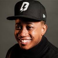 Peter Standish's Instagram, Twitter & Facebook