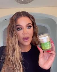 Jenifer Curtis's Instagram, Twitter & Facebook