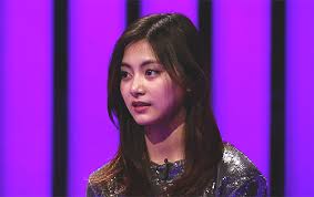 Learn why the beguiling tzuyu has beauty and brains,. Sixteen Extra Chou Tzu Yu Gif Set Tzu Yu S Bright Smile A Gif Gfycat