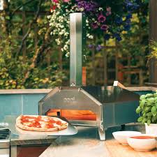 Ooni pro 16 is perfect for cooking 16 pizzas as well as roasting meat, fish and vegetable dishes in minutes. Ooni Karu Vs Ooni Pro 2020 Pizza Oven Review
