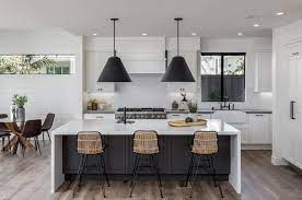 1114 Crest Dr Encinitas Ca 92024 4 Beds 4 5 Baths White Kitchen Design Farmhouse Style Kitchen Cabinets Kitchen Design