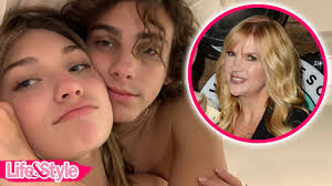 Последние твиты от maddie ziegler (@maddieziegler). Maddie Ziegler S Mom Defends Her Photo With Boyfriend Youtube