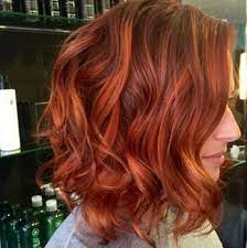 La chioma è vaporosa ma anche ben definita nei tagli di capelli medi ricci, anche quelli con riccio afro di l’oreal professionel, al bando quindi i look selvaggi e fintamente spettinati.il brand tra l’altro suggerisce di valorizzare la chioma i riflessi naturali ed eleganti del french … Capelli Rossi Foto Tonalita E Consigli