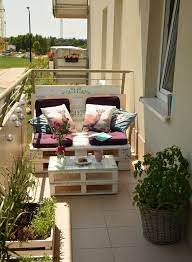 Costruire Un Divano Da Balcone Consigli E Idee Fai Da Te Per Un Divano Fatto Di Pallet Piccolo Balcone Small Balcony Decor Balcony Decor Small Balcony Garden